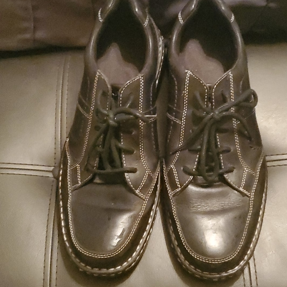 Men's dress shoes